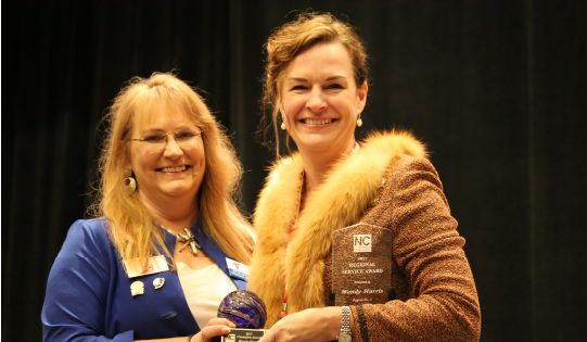 InsightAugust2022_BuildingBridges_2017REALTORChampionAward