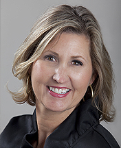 Mandy Lowe headshot